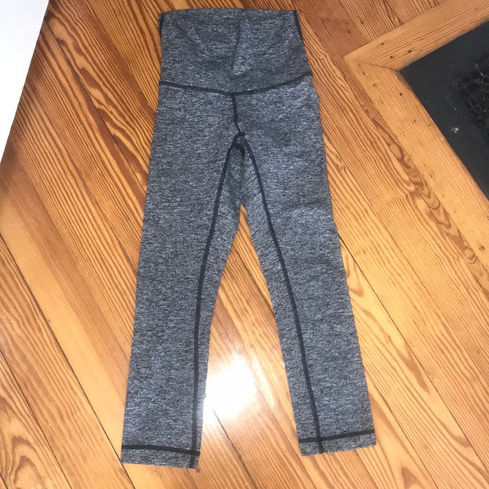 Grey lululemon 7/8 leggings